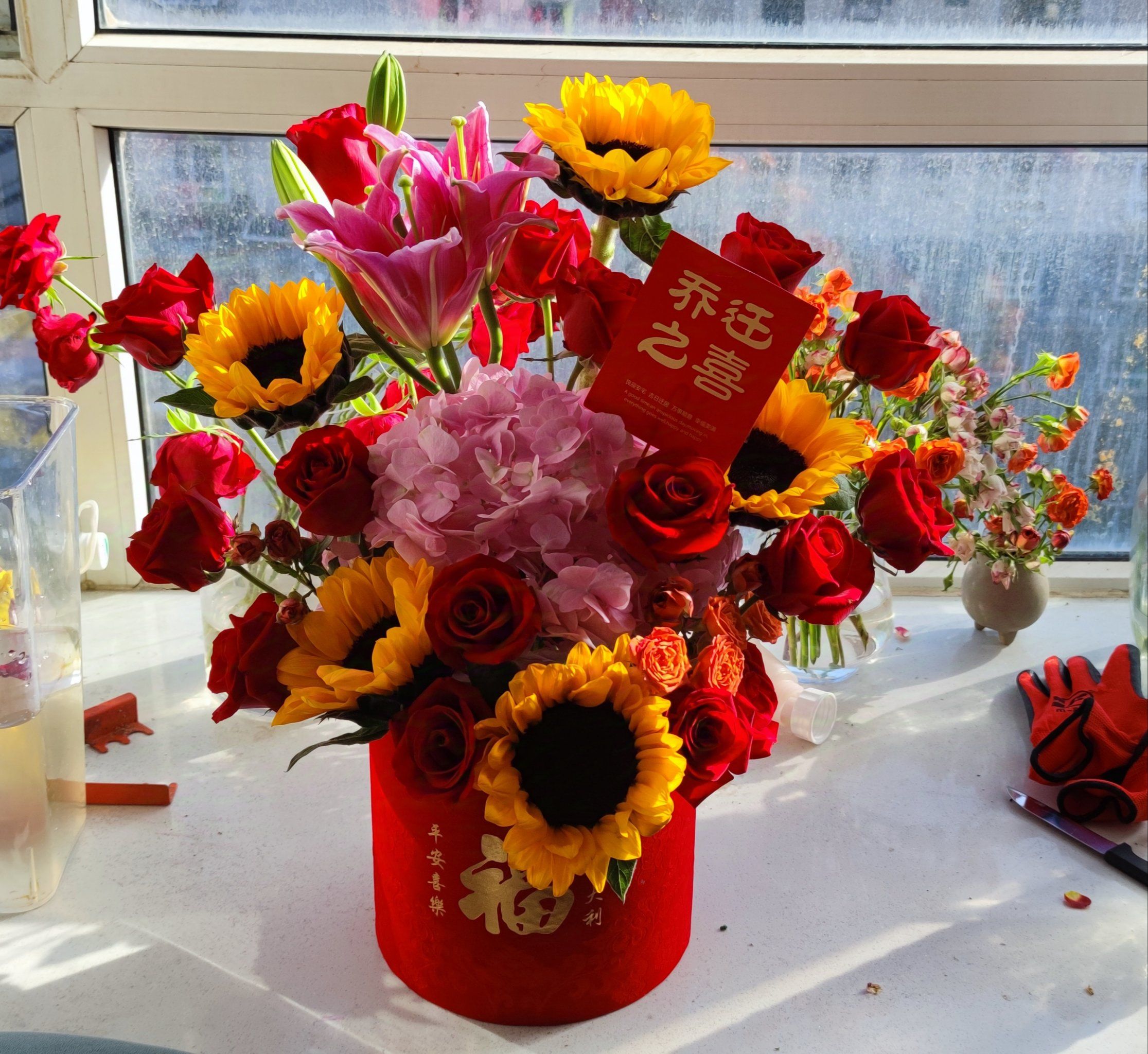 自制乔迁之喜抱抱鲜花桶