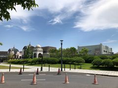 -奕欧来上海购物村停车场