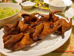 招牌烤乳鸽-石岐佬中山菜馆(张溪店)