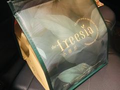 -小苍兰风铃草·礼物蛋糕(沈阳店)