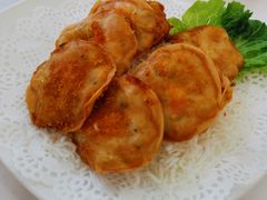 鲜虾鲮鱼饼-惠爱餐厅