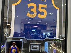 -鹰巢数码·EAGLE’S NEST(SKP店)