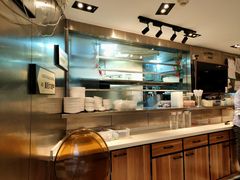 -新大咀港式茶餐厅(宝山万达店)