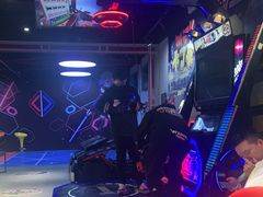 -VR+乐园·VR电竞·家庭亲子·密室逃脱·轰趴团建