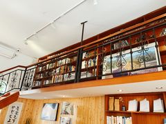 -彳亍咖啡·这里(水湾路店)