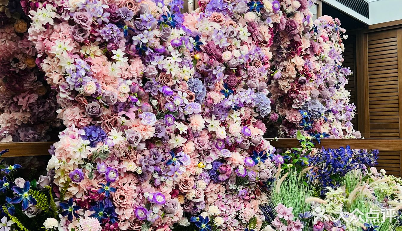 武汉太超前了 服务生颜值都这么高了吗⁉️