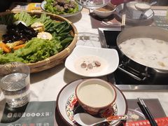 -尚尚仙·酸汤猪手·猪肚鸡火锅(华联万柳购物中心店)