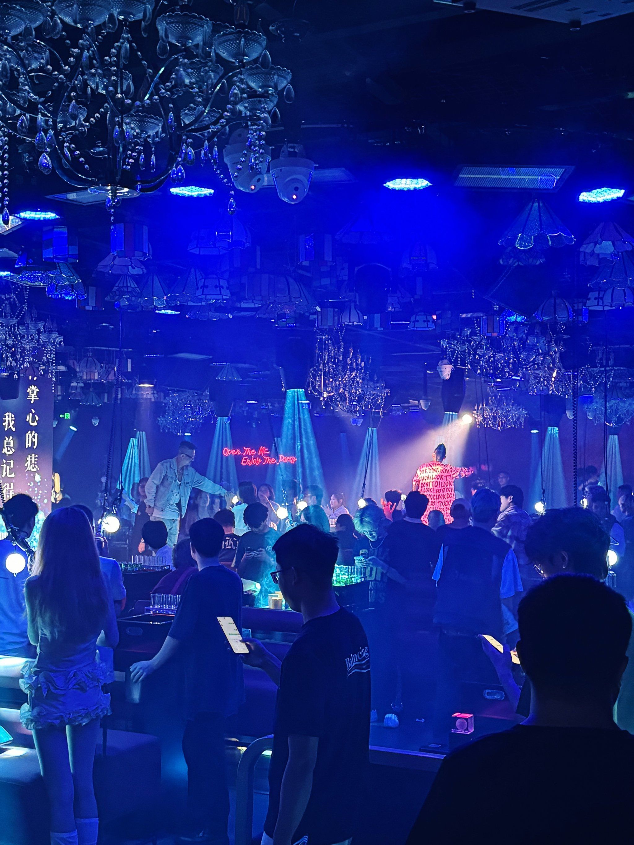 武汉 k11 开启夜玩模式,潮流夜生活来袭