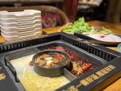 -老牌坊云南鱼豆花火锅(爱建店)