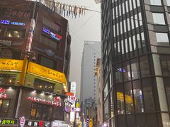 -BHC炸鸡(明洞总店)