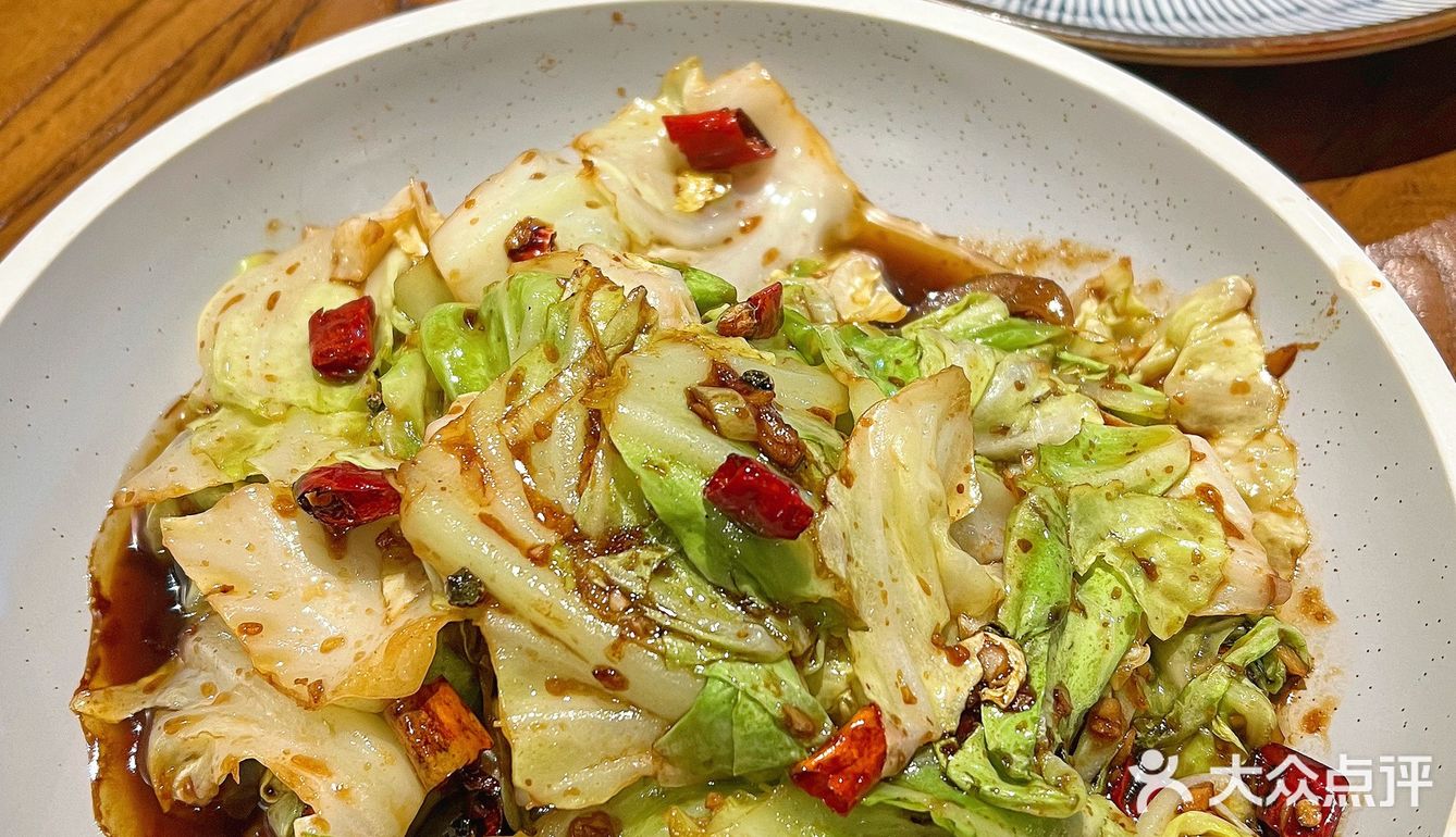 在青岛你永远可以相信学校旁边人均30的平价炒菜饭店！