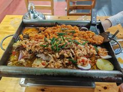 -宏兴烤鱼山庄(宣恩总店)