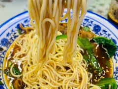 -渝之汇牛肉豌杂面