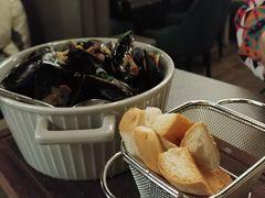 -Oasis Bar & Grill