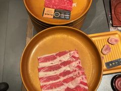 -牛YO寿喜烧·铁板烧和牛火锅自助(市府恒隆店)