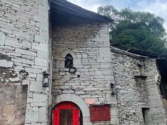 -高荡千年布依古寨旅游景区