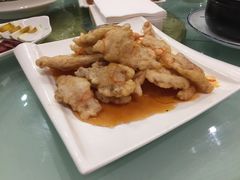 -老码头黑皮肘子锅包肉(赣水路店)