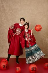 -雪中彩影婚纱摄影·微光艺术中心