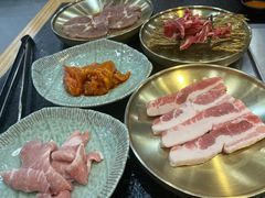 -臻牛烤肉