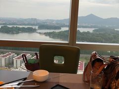 -湖景知味西餐厅•自助餐• 轻食(南京金茂威斯汀大酒店)