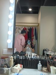 -现代经典婚纱摄影