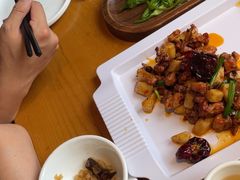 -隔壁老王·家常云南菜(花巷店)