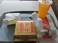 -麦当劳(得来速店)