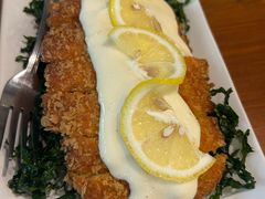 -Chom Cafe and Restaurant