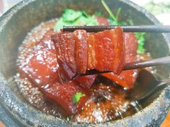 石锅酒香红烧肉-久宴·天目湖大鱼头(恐龙园店)
