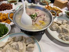 酸菜汆白肉-岳姥姥饺子(泺文路店)