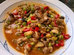 -头上红煨盐鸡·非遗院子餐厅