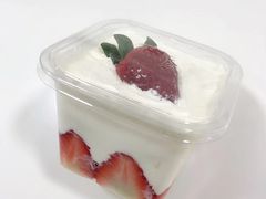 草莓盒子-面包与我Bread Or Me(长城汇店)