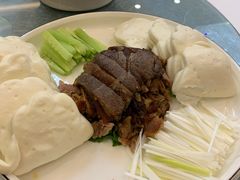 锅烧肘子-鸿运楼烤鸭店(天桥店)