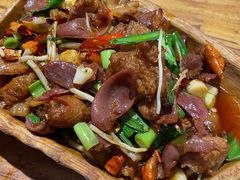 -老滇山寨•云南特色菜•地方菜•民族风情歌舞表演(金碧店)