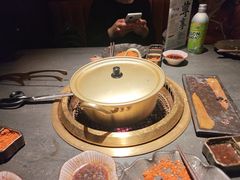 -铭牛烧肉·和牛海鲜自助(高新月牙湖店)