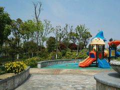 -上海滴水湖皇冠假日酒店