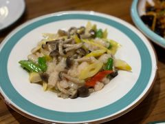 虾滑菌菇炒鲜笋-东来菜馆•手抓海鲜家常菜•海鲜锅贴(鸽子窝店)