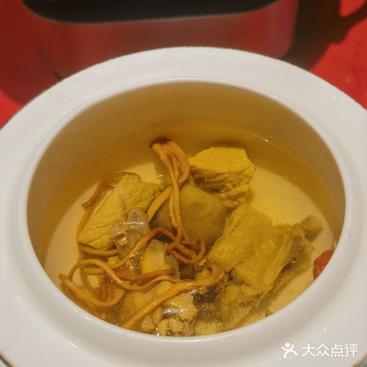 在“空中花园”里，听歌用餐[亲亲]