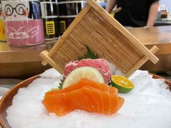 雪花和牛三文鱼刺身拼盘-牛将军•涮肉•烤肉(北京王府井·故宫店)