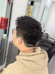 -LILI·HAIR SALON理理造型
