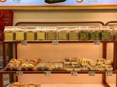 -金色麦甜糕点(面包.蛋糕.华苑店)