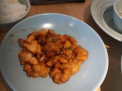 菠萝咕咾肉-蜜桃餐厅·伴山(绿宝广场店)