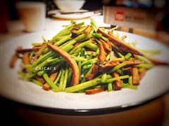 茼蒿炒香干-丁里羊肉小镇(太宁路口店)