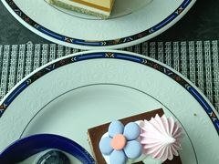 -亚洲国际大酒店·云顶阁旋转自助餐厅