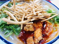 -爆炸头阿姨小四川正宗川味小吃(无任何分店)