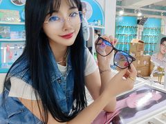 -英伦眼镜蔡司依视路折扣店(通州万达店)