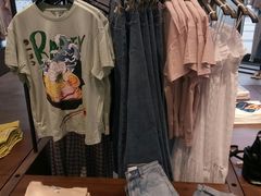 -URBAN REVIVO(上海中庚漫游城店)