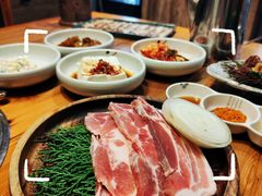 -草家酱蟹炭火烤肉店(珲春南路一店)