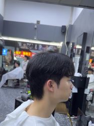 点击看大图 -藤野造型专业烫染接发