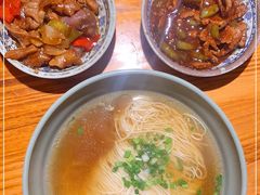 -老外婆本帮面(塔城路店)